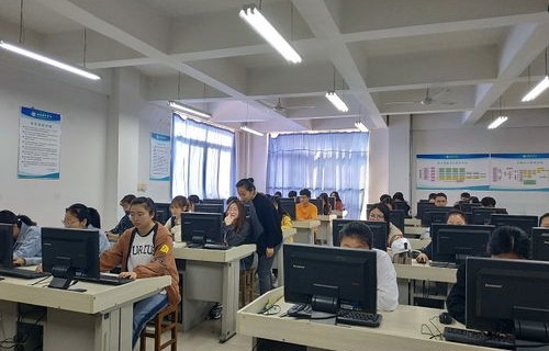 电子商务专业目前怎么样
